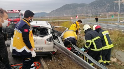 İzmir-İstanbul Otoyolu'nda Feci Kaza Açıklaması 3 Ağır Yaralı