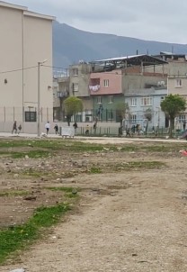 Kısıtlamada Top Oynayan Çocuklara Polis Baskını