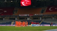Süper Lig Açıklaması Medipol Başakşehir Açıklaması 0 - Gaziantep FK Açıklaması 0 (Maç Devam Ediyor)