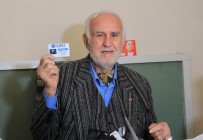83 Yaşındaki Mehmet Dede Hukuk Fakültesinde Okuyor