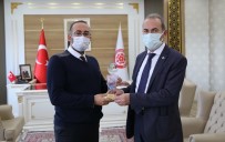 Ada'm Ödüle Doymuyor