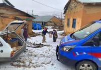 Köylerdeki Vatandaşlara Ekmeği Jandarma Ulaştırdı Haberi