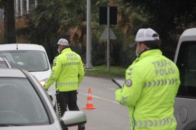 Sokağa Çıkma Kısıtlamasına Uymayanlara Ceza Yağdı
