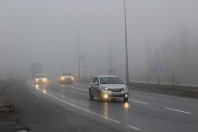 Ağrı'da Yoğun Sis Etkili Oldu