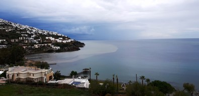 Bodrum'da Denizin Rengi Kahverengiye Dönüştü