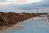 İzmir'de Taşkına Karşı 2 Kilometrelik Kumdan Set Haberi