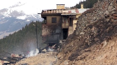 Rize'de Gölyayla Köyünde Çıkan Yangın Söndürüldü