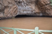 Sel Suları Dünyaca Ünlü Altınbeşik Mağarasının Girişini Kapattı Haberi