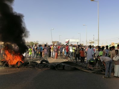 Sudan'da Hükümet Karşıtı Protestoya Polisten Gazlı Müdahale