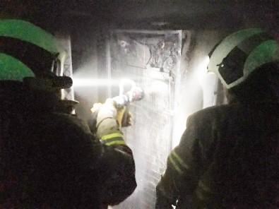 Burhaniye'de Tutuşan Buzdolabı Az Kalsın Evi Yakıyordu