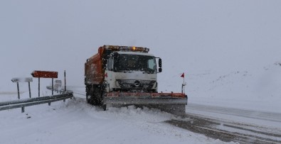 Erzincan'da Karla Karışık Yağmur Ve Kar Yağışı