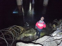 Köprüden Baraj Gölüne Atlayan Kadın Bulunamadı