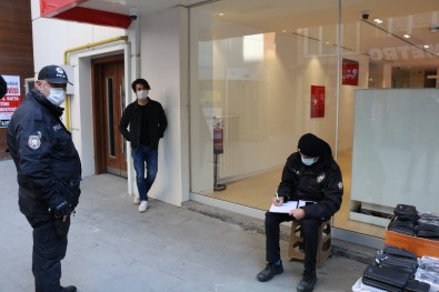 Temaslı Olduğunu Bildiği Halde AVM'ye Geldi, Cezayı Yedi