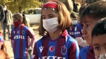 Trabzonsporlu Yöneticiden Diyarbakır'daki Bordo-Mavili Takım Taraftarı Öğrencilere Forma