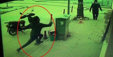 Arkadaşını Teyp Almak İçin Çağırdı, Onu Bırakıp Kaçtı