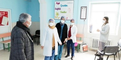 Başkan Karamehmetoğlu'ndan Sağlık Çalışanlarına Moral Ziyareti