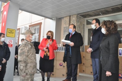 Şırnak'ta İhtiyaç Sahibi 2 Bin 600 Öğrenciye Tablet Dağıtımı Başladı