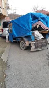 Tarım Aracı Park Halindeki Panelvana Çarptı Açıklaması 3 Yaralı