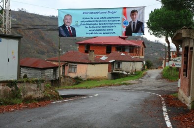 CHP'li Başkandan AK Parti'li Başkana Afişli Teşekkür