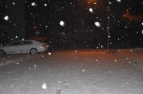Yüksekova'da Kar Yağışı Başladı