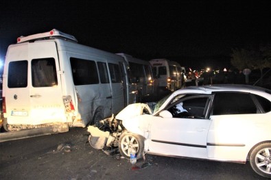 Şanlıurfa'da 5 Araçlı Zincirleme Kaza Açıklaması 3 Yaralı