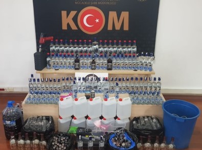 Denizli'de 22 Bin Litre Kaçak Ve Sahte Alkol Ele Geçirildi