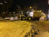 Erciş Belediyesi Kar Temizleme Çalışmalarını Sürdürüyor Haberi