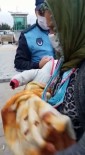 (Özel) Kucağında Bez Bebek İle Dilencilik Yapan Kadının Foyası Ortaya Çıktı Haberi