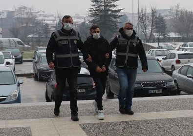 Parkta Yürüyen Genç Kızı Bıçakladı, 'Sarhoştum, Tanımıyorum' Dedi