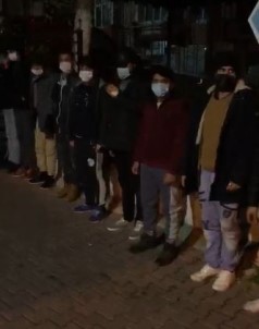 Tekirdağ'da Şüpheli Araçtan 13 Göçmen Çıktı