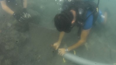 Gölün Dibinde Yatan 100 Yılın Keşfi, Havadan Ve Su Altından Böyle Görüntülendi