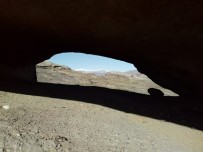 Kulp'taki Deliklitaş Mağarası Ziyaretçilerini Bekliyor Haberi