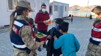 Elazığ'da Depremzede Çocuklara Jandarmadan Moral Ziyareti Haberi