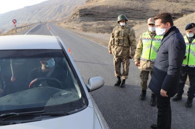 Kaymakam Kaptanoğlu, Jandarma Kontrol Uygulama Noktasını Ziyaret Etti