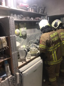 Burhaniye'de Mutfak Yangını Korkuttu