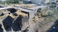 Cizre Belediyesi Tarihi Hamidiye Kışlasına Sahip Çıkıyor Haberi