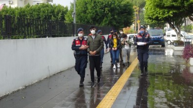 Turistlere Uyuşturucu Satan 4 Şüpheli Yakalandı