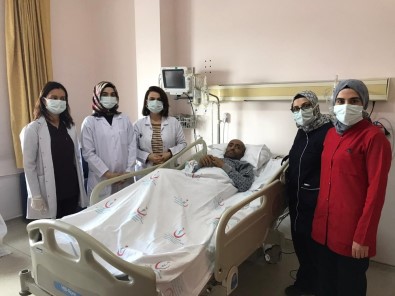 60 Yaşındaki Korona Hastası 155 Gün Sonra Yoğun Bakımdan Çıktı