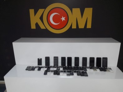 Aksaray'da Kaçak Cep Telefonu Operasyonu Açıklaması 4 Gözaltı
