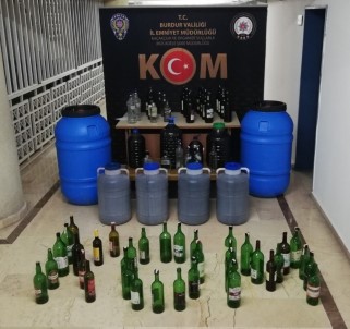 Burdur'da 380 Litre Kaçak İçki Ele Geçirildi