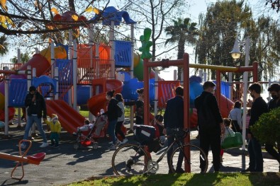 Sinop'ta Parklar Cıvıl Cıvıl