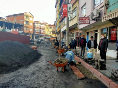 2 Bin 500 Nüfuslu Beldede Pandemiye Rağmen Hizmetler Devam Ediyor
