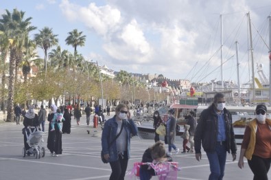 2020'Nin Son Gününde Marmarisliler Güzel Havanın Keyfini Sürdü