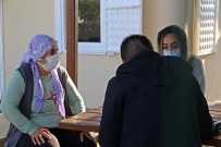 Antalya'da Pes Dedirten Kapkaç Açıklaması Para Dolu Cüzdanı Bıraktı, İğneleri Alıp Kaçtı