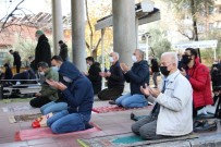 Aydınlılar Cuma Namazını Camilerde Kılabilecek