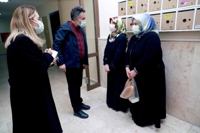 Başkan Sandal, Uzundere'deki Depremzedeleri Unutmadı