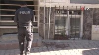 Dehşet, Öz Kızını Torunlarının Gözü Önünde Bıçakladı