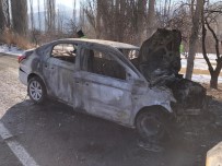 Kars'ta Kaza Sonucu Alev Alan Otomobil Patladı