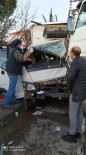 Kırklareli'nde Beton Mikseri İle Kamyonet Çarpıştı Açıklaması 2 Yaralı Haberi
