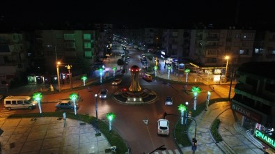 Salihli'de Meydan Ve Parklar Işıl Işıl
